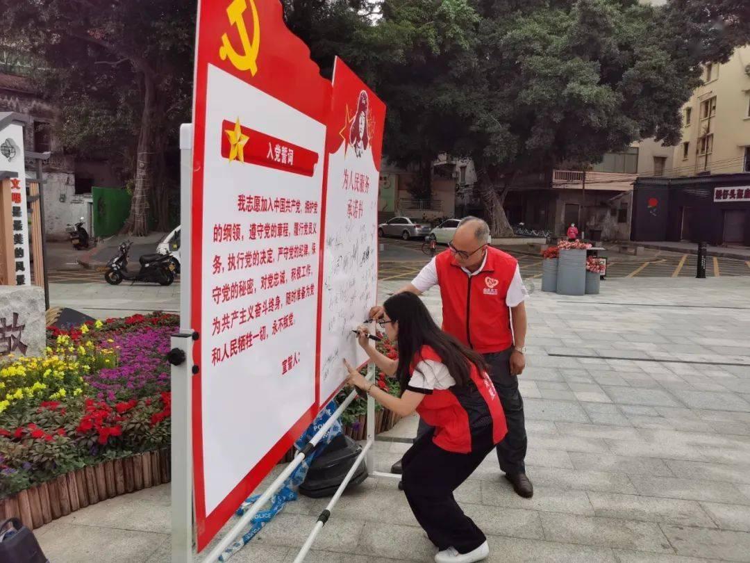逃离残破的机舱